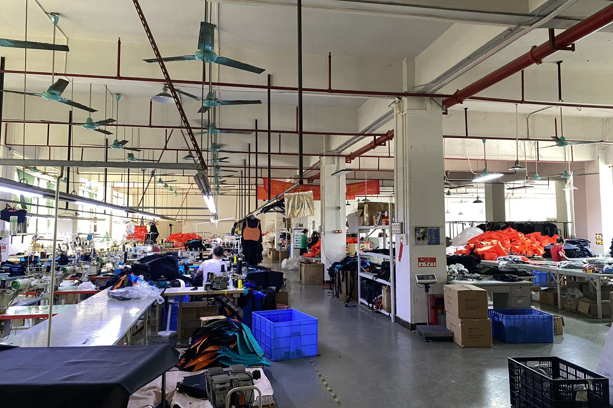 Sewing floor — flatlock and blind-stitch production lines
